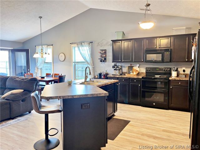 8827 Woodford Drive, Charlestown, IN 47111