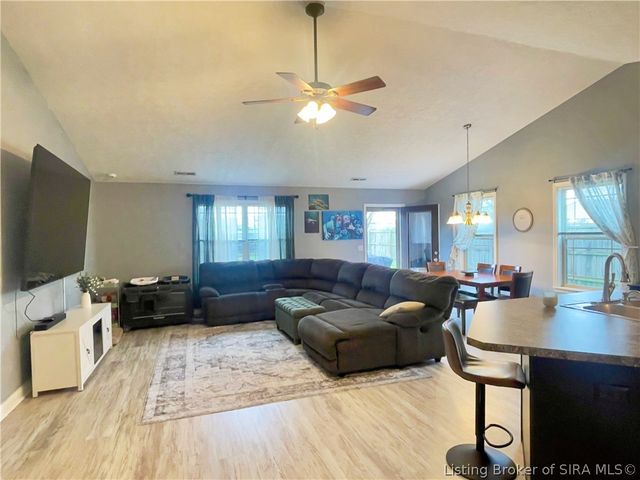 8827 Woodford Drive, Charlestown, IN 47111