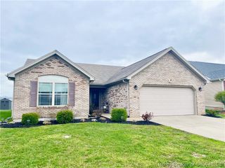 8827 Woodford Drive, Charlestown, IN 47111