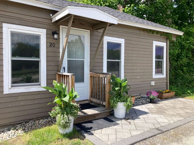 20 Daniel Webster Highway, Plymouth, NH 03264