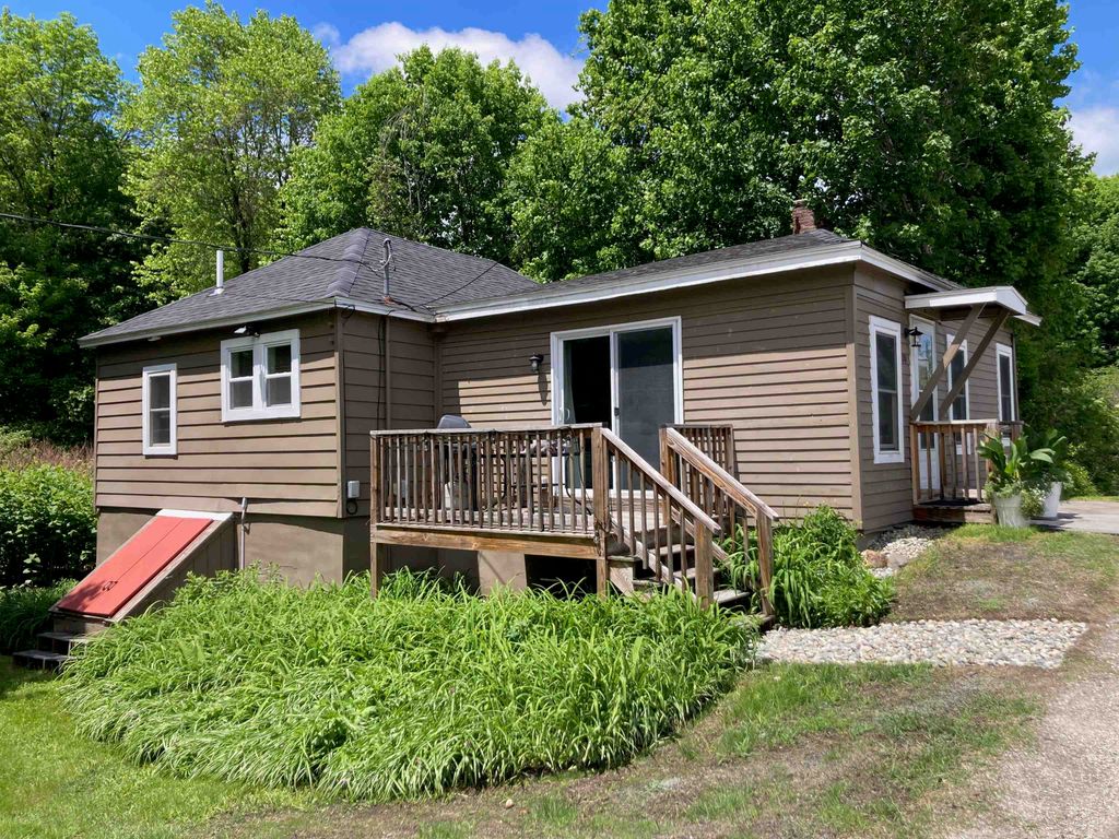 20 Daniel Webster Highway, Plymouth, NH 03264
