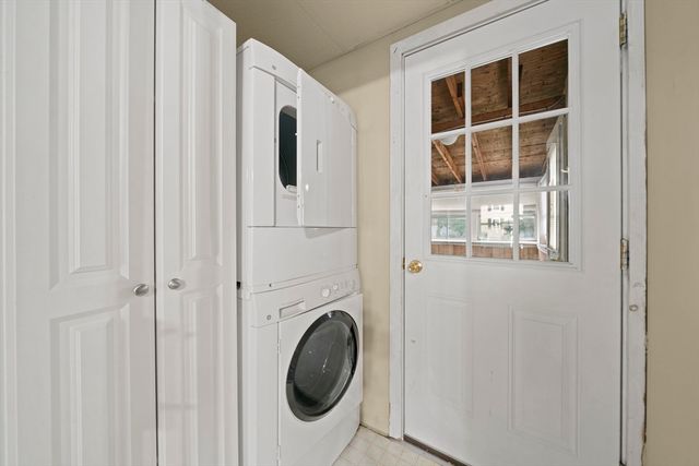 54 Acorn St, Braintree, MA 02184
