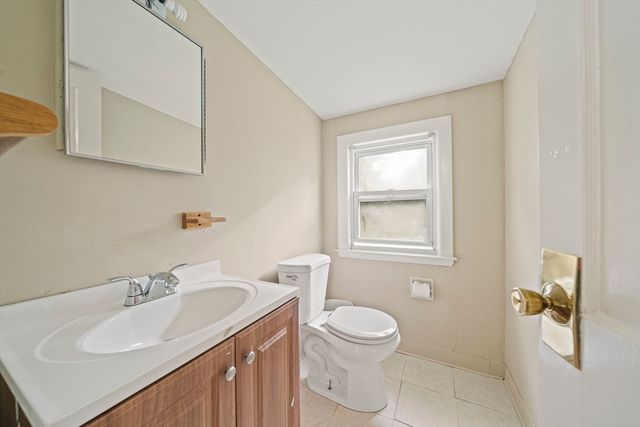 54 Acorn St, Braintree, MA 02184