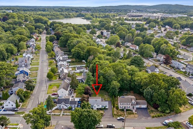 54 Acorn St, Braintree, MA 02184