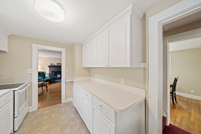 54 Acorn St, Braintree, MA 02184