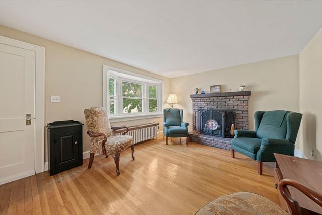 54 Acorn St, Braintree, MA 02184