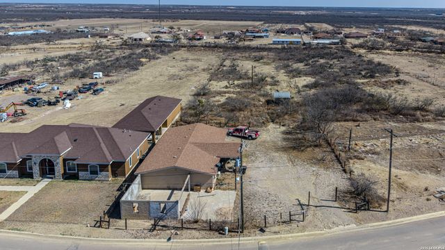 584 Chula Vista, Eagle Pass, TX 78852