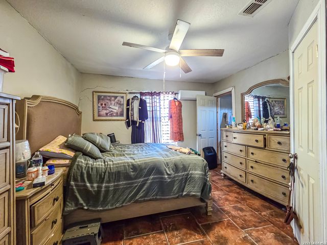 584 Chula Vista, Eagle Pass, TX 78852