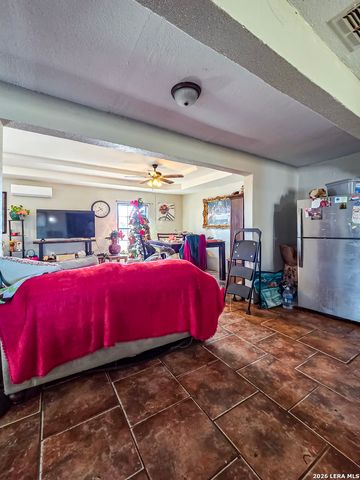 584 Chula Vista, Eagle Pass, TX 78852