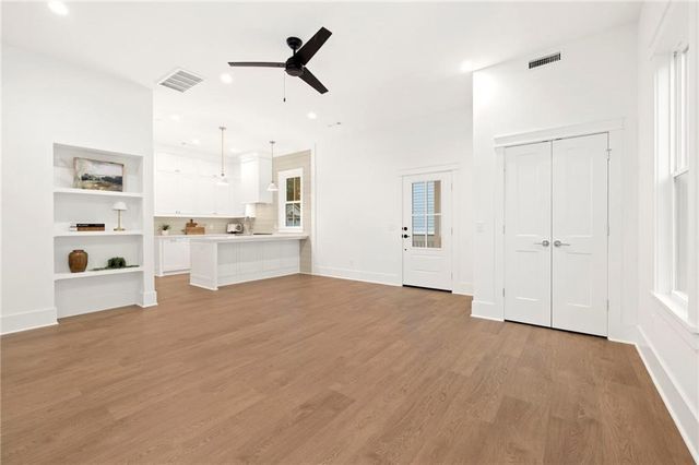 255 11th Street, Fayetteville, AR 72701