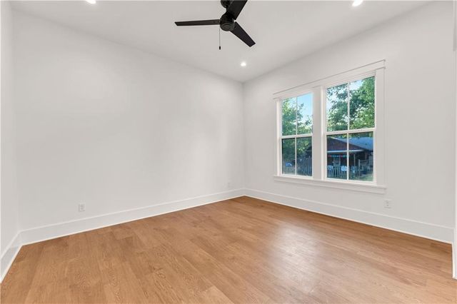 255 11th Street, Fayetteville, AR 72701