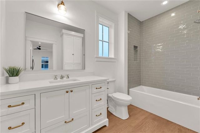 255 11th Street, Fayetteville, AR 72701