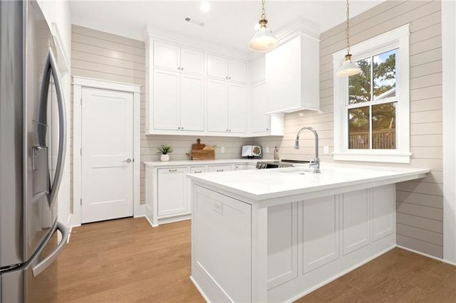 255 11th Street, Fayetteville, AR 72701