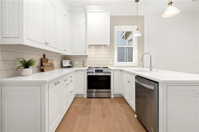 255 11th Street, Fayetteville, AR 72701