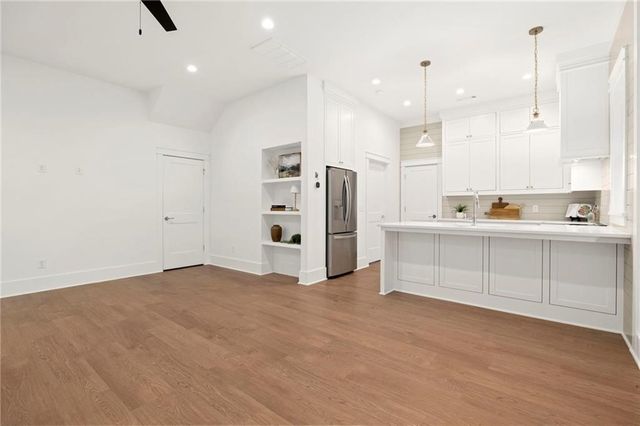 255 11th Street, Fayetteville, AR 72701