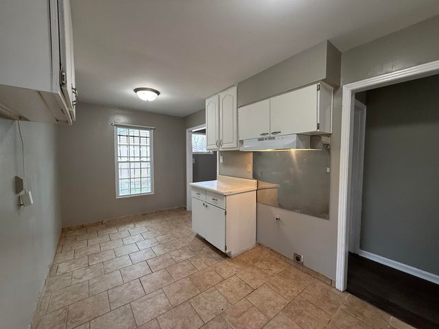 1972 WHITNEY AVE, Memphis, TN 38127