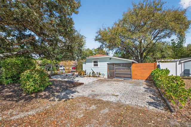 1246 37TH AVENUE N, St Petersburg, FL 33704