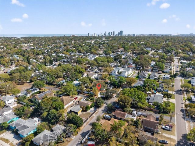 1246 37TH AVENUE N, St Petersburg, FL 33704