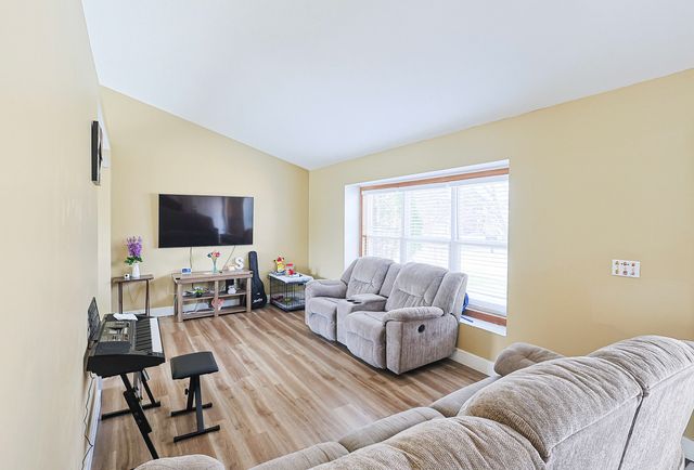 520 CALGARY Way, Belvidere, IL 61008