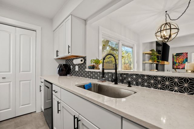 7001 Woodhue DR A, Austin, TX 78745