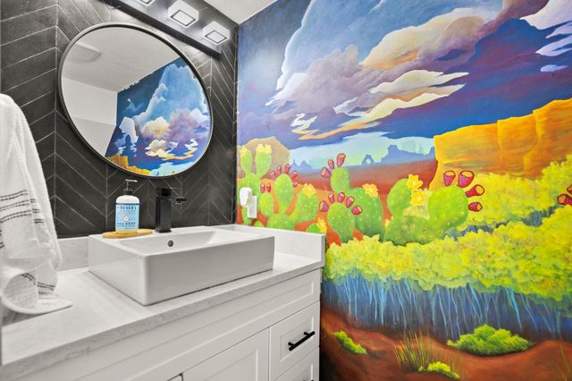 7001 Woodhue DR A, Austin, TX 78745