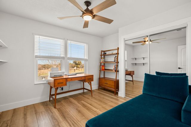 7001 Woodhue DR A, Austin, TX 78745