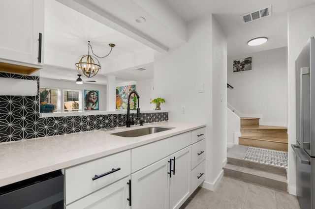 7001 Woodhue DR A, Austin, TX 78745