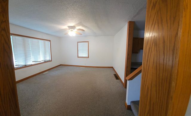 820 Sherman Avenue, Manchester, IA 52057