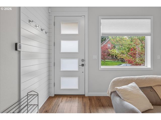 521 N Cook St, Portland, OR 97227