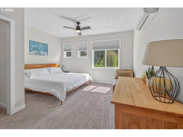 521 N Cook St, Portland, OR 97227