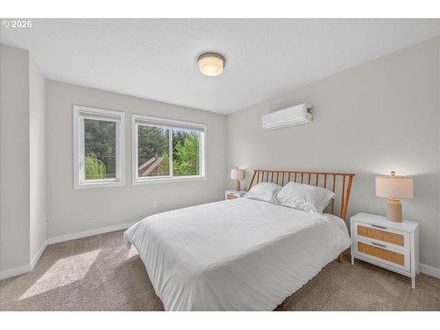 521 N Cook St, Portland, OR 97227