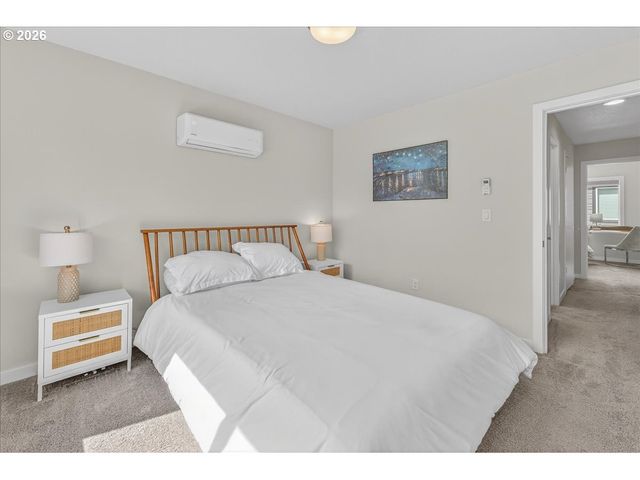 521 N Cook St, Portland, OR 97227