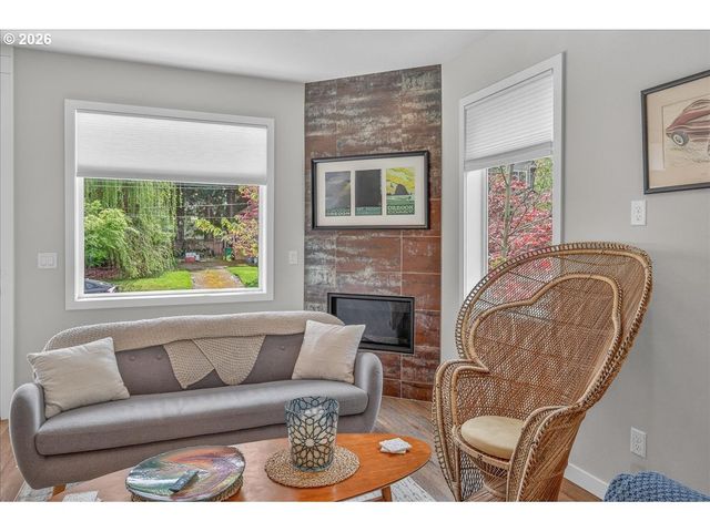 521 N Cook St, Portland, OR 97227