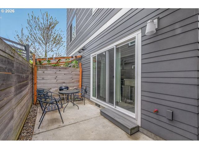 521 N Cook St, Portland, OR 97227