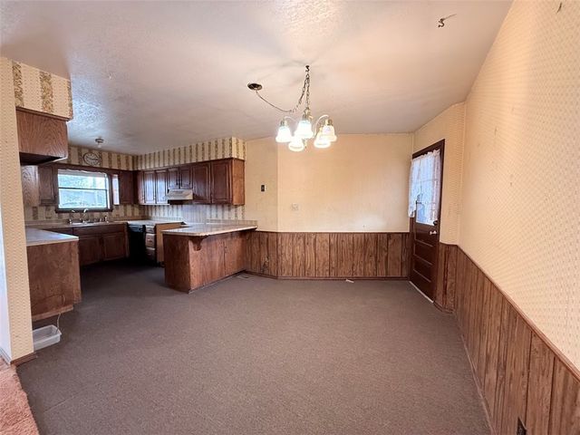 801 S Oak Hill Street, Siloam Springs, AR 72761