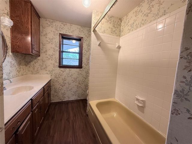 801 S Oak Hill Street, Siloam Springs, AR 72761