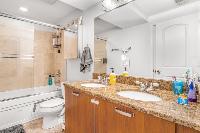 5700 N Maplewood Avenue G, Chicago, IL 60659