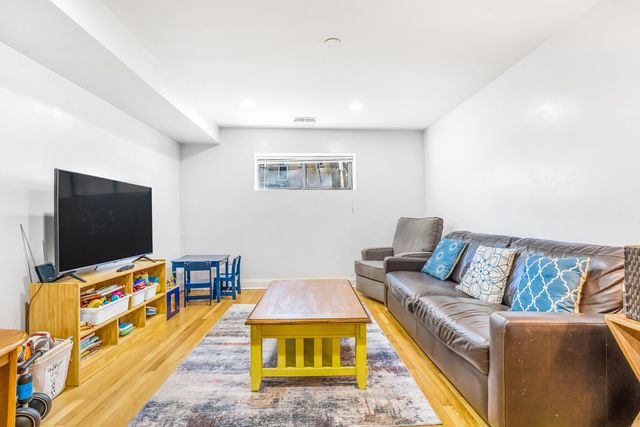 5700 N Maplewood Avenue G, Chicago, IL 60659