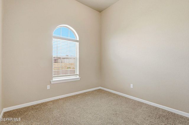 5933 RUIDOSO DOWNS Street, El Paso, TX 79932