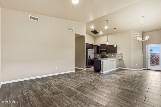 5933 RUIDOSO DOWNS Street, El Paso, TX 79932