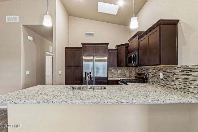 5933 RUIDOSO DOWNS Street, El Paso, TX 79932