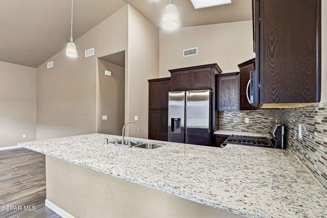 5933 RUIDOSO DOWNS Street, El Paso, TX 79932