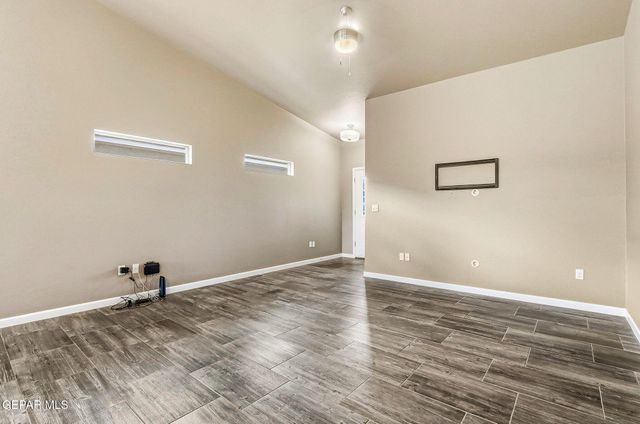 5933 RUIDOSO DOWNS Street, El Paso, TX 79932