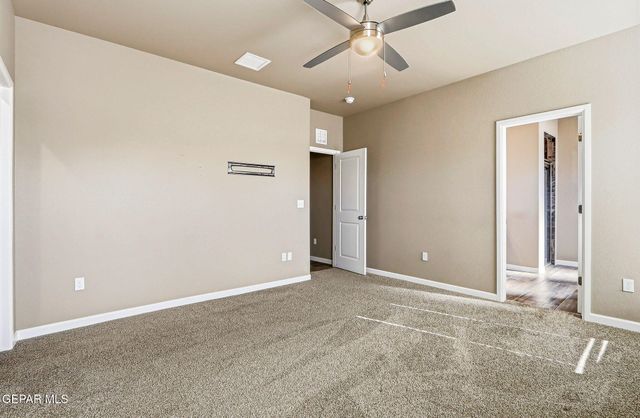 5933 RUIDOSO DOWNS Street, El Paso, TX 79932