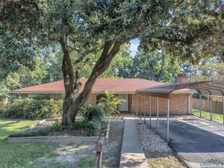 212 E Hillcrest St, White Oak, TX 75693