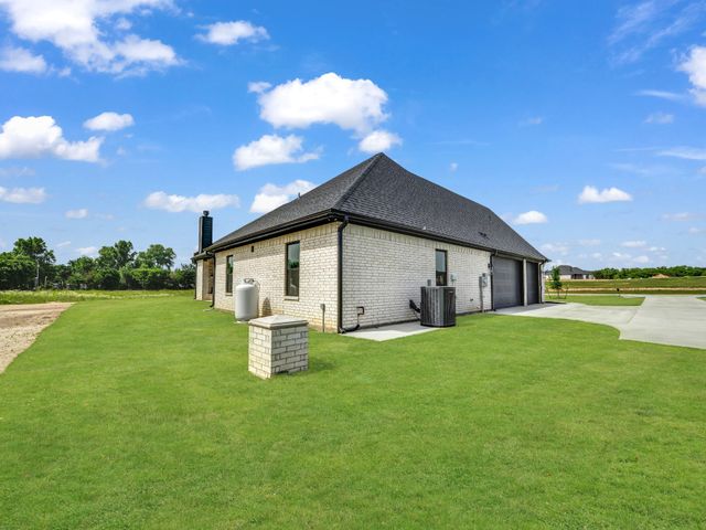 143 Desperado Way, Weatherford, TX 76088