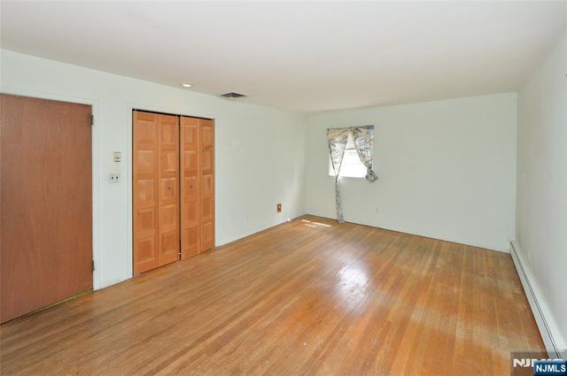 5-10 Dorothy Street, Fair Lawn, NJ 07410