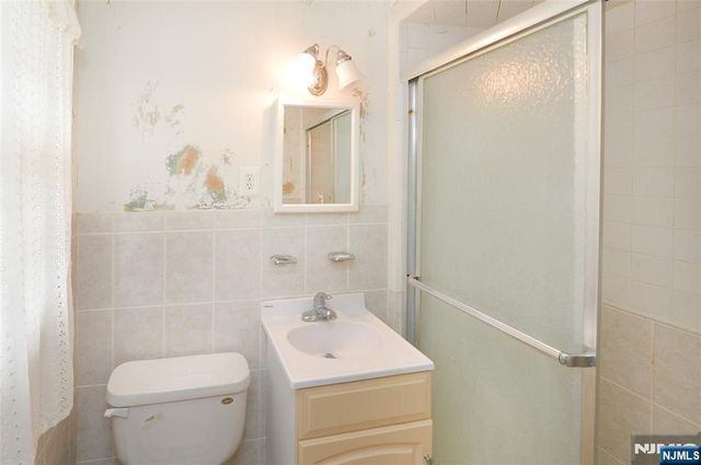 5-10 Dorothy Street, Fair Lawn, NJ 07410