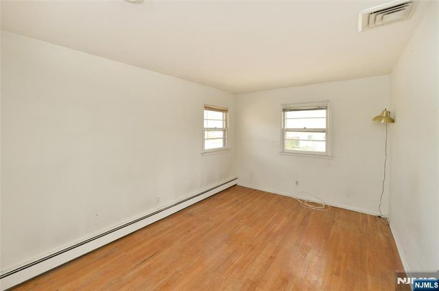 5-10 Dorothy Street, Fair Lawn, NJ 07410