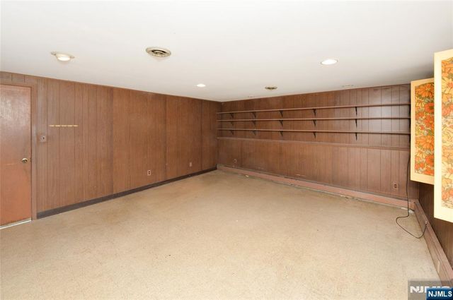 5-10 Dorothy Street, Fair Lawn, NJ 07410